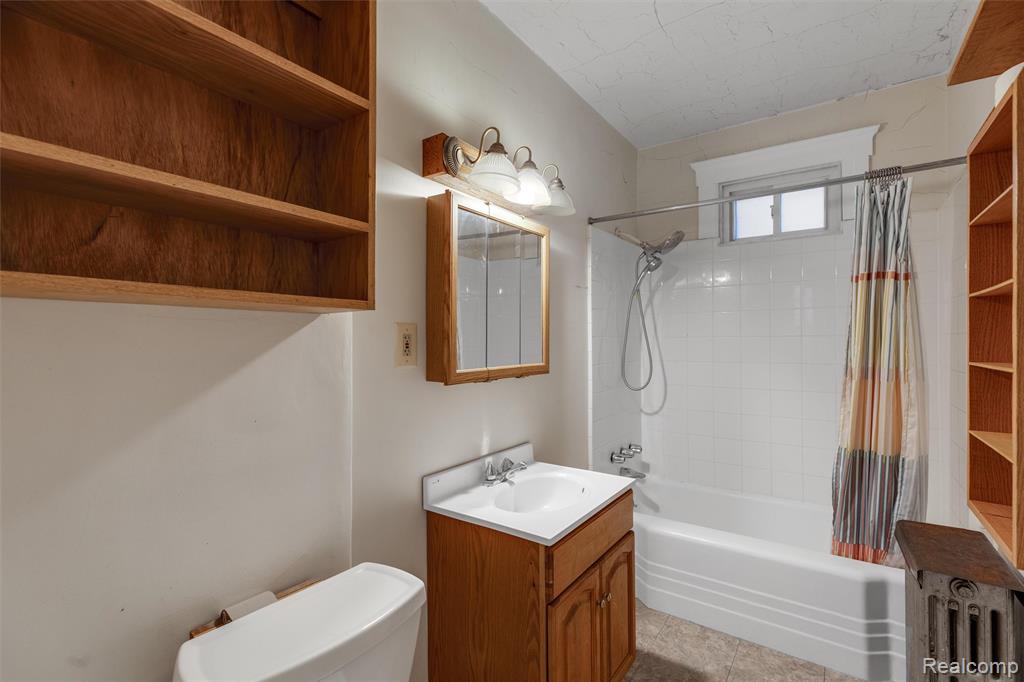 3321 Doremus Street, Hamtramck, MI 48212 — Photo 18