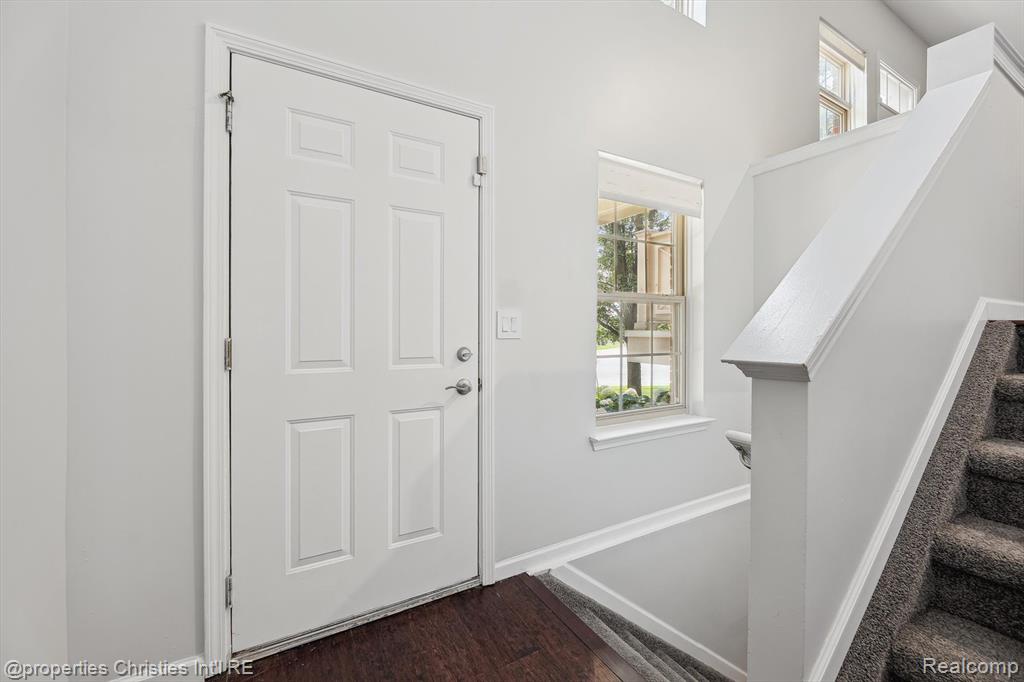 39771 ROCKCREST Circle, Northville, MI — Photo 6