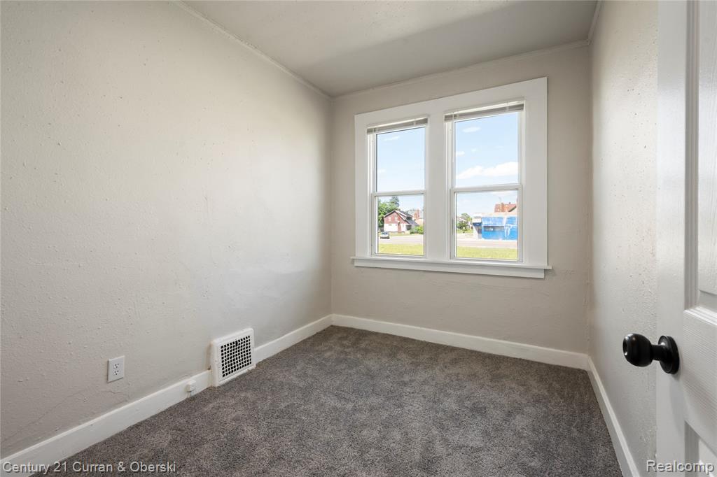3725 Glynn Court, Detroit, MI 48206 — Photo 11