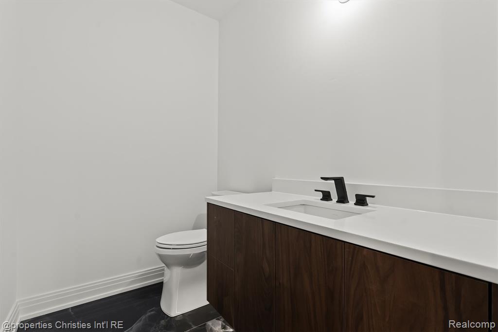 3080 Chickering Court, Bloomfield Hills, MI 48302 — Photo 25