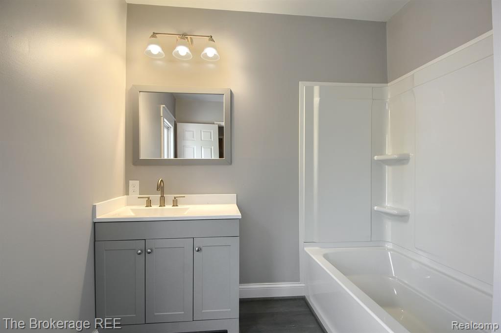 11 1ST Street, Oxford, MI 48371 — Photo 32