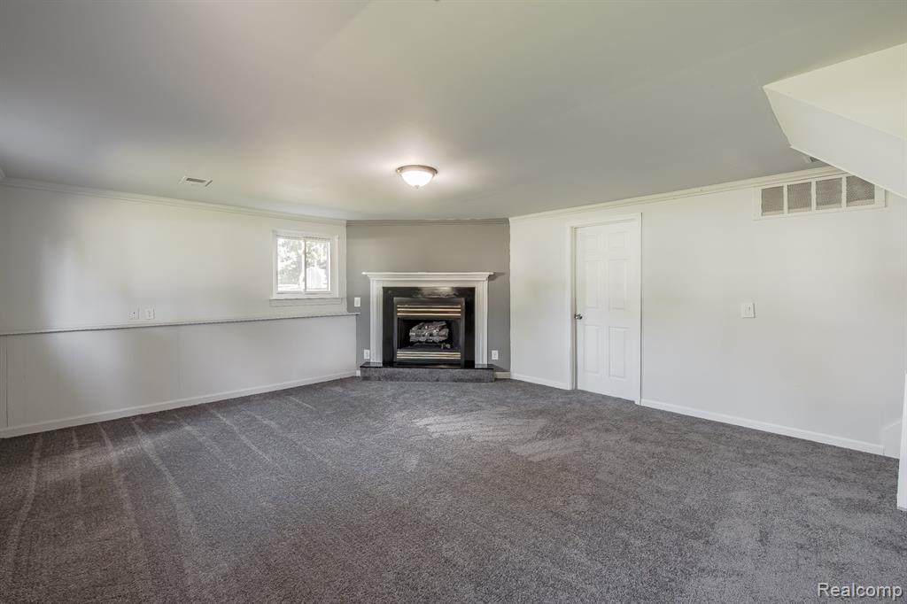 5357 Farm Road, Waterford, MI 48327 — Photo 27