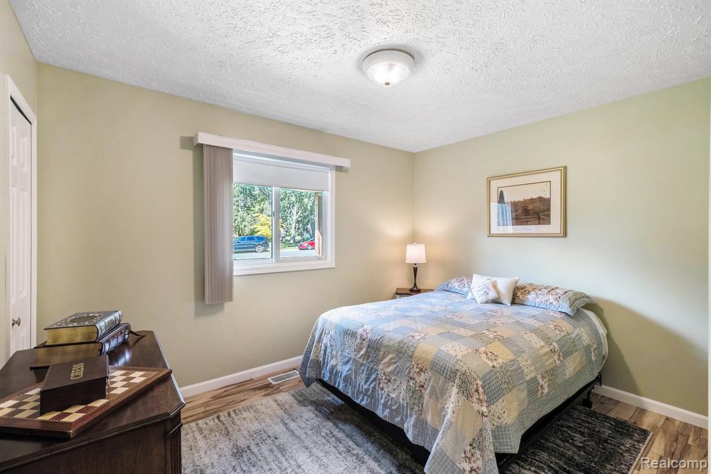457 Inverness Street, Howell, MI 48843 — Photo 13