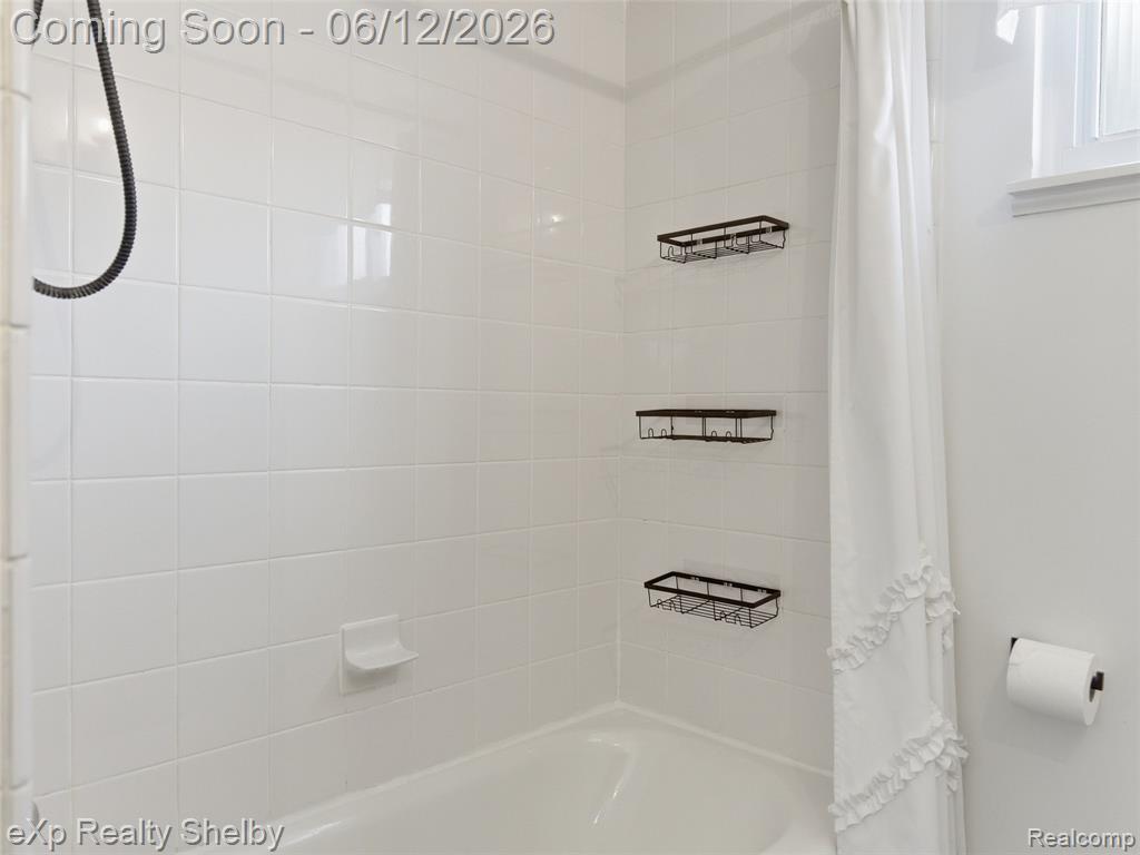 29451 Mark Avenue, Madison Heights, MI 48071 — Photo 23