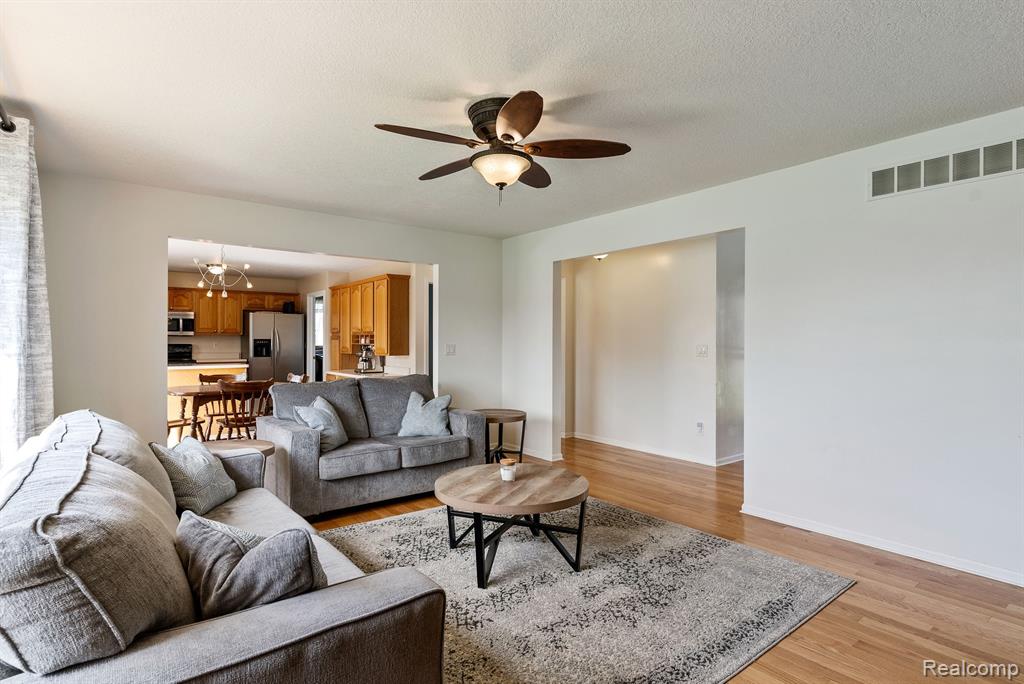 5166 CYPRESS Circle, Grand Blanc, MI 48439 — Photo 13