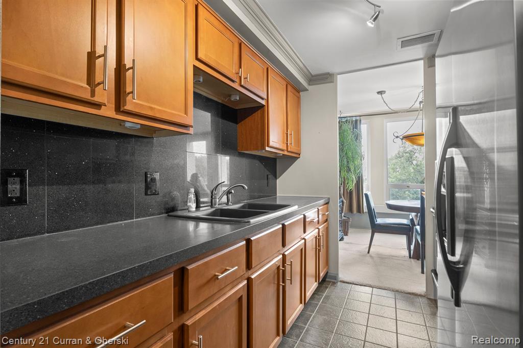 22700 GARRISON Street, 502, Dearborn, MI 48124 — Photo 17