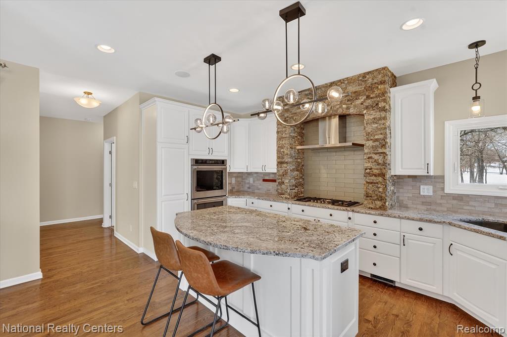 1280 Glen Court, Highland, MI — Photo 12