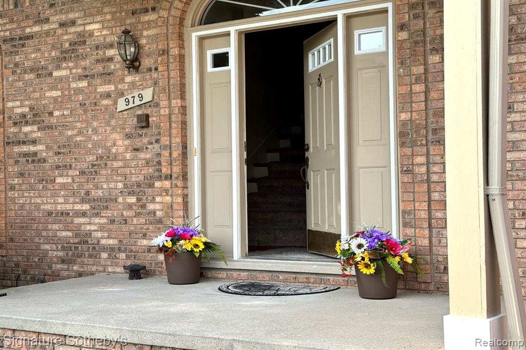 979 Emerson Drive, Troy, MI 48084 — Photo 2