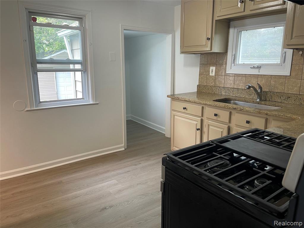8283 Paige Avenue, Warren, MI 48089 — Photo 10