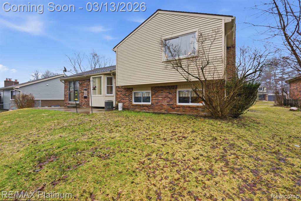834 Abbey Lane, Milford, MI 48381 — Photo 31