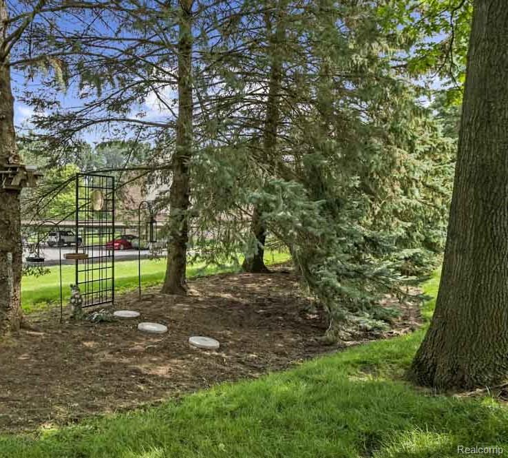 22230 Quail Run Circle, 1, South Lyon, MI 48178 — Photo 48