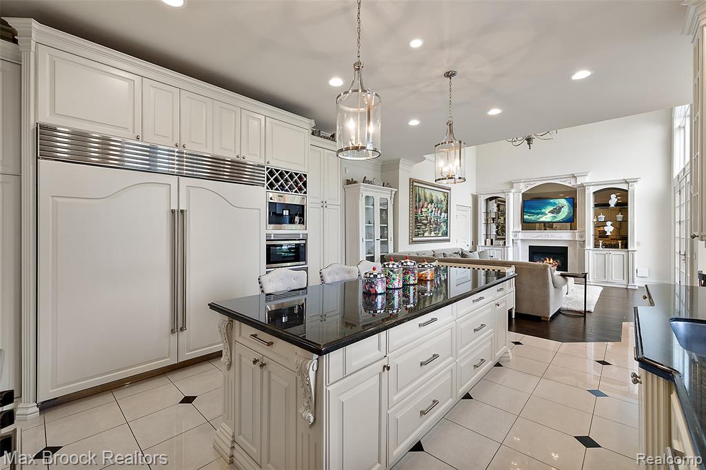7428 Foxburg Court, Clarkston, MI 48348 — Photo 9