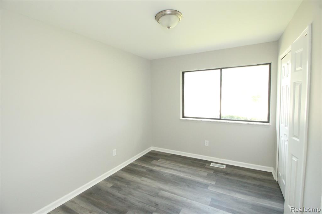 4833 OCEAN Court, Sterling Heights, MI 48310 — Photo 29