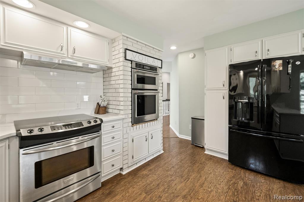 41855 Brentwood Drive, Plymouth, MI 48170 — Photo 17