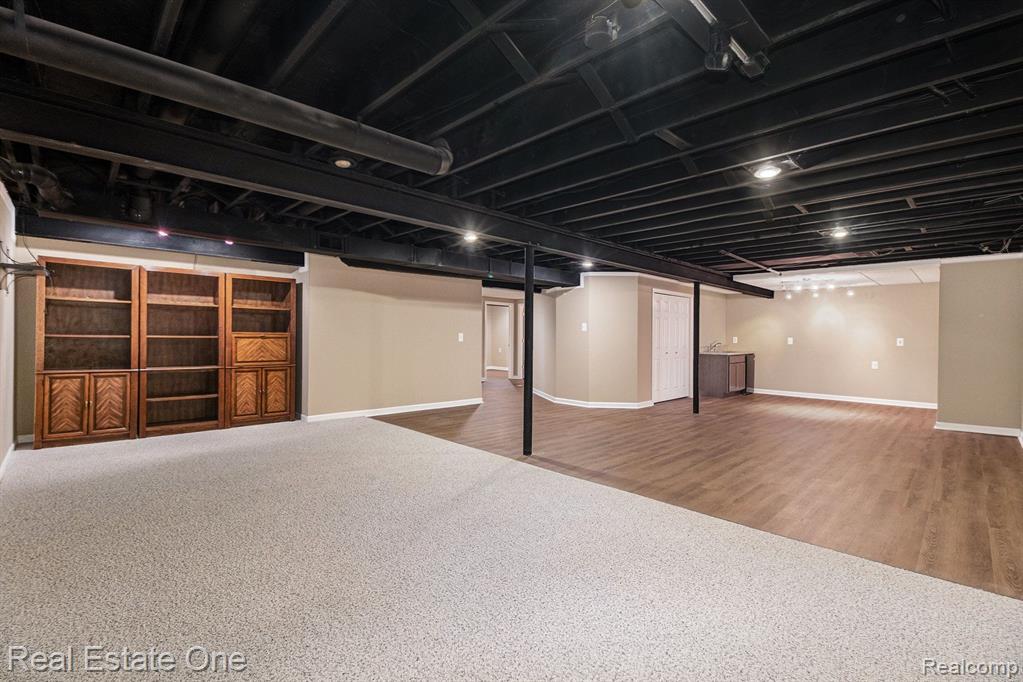 4205 Honeysuckle Drive, Sterling Heights, MI 48314 — Photo 14