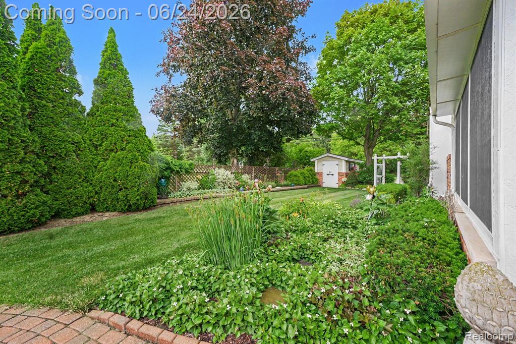 5997 Marble Drive, Troy, MI 48085 — Photo 29
