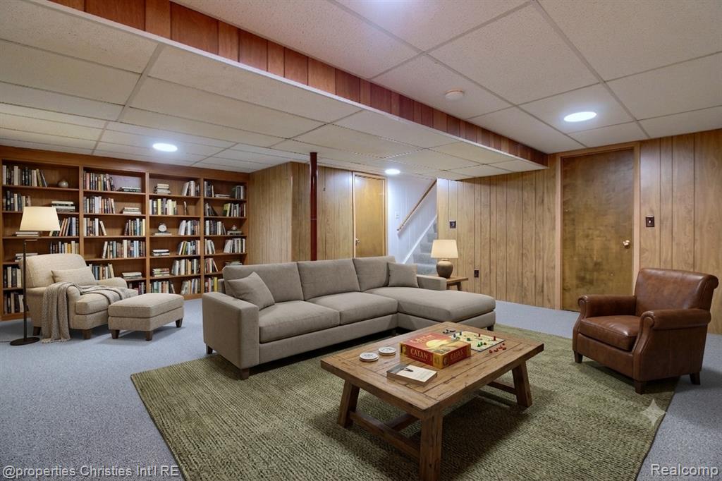 565 Center Ridge, South Lyon, MI 48178 — Photo 24
