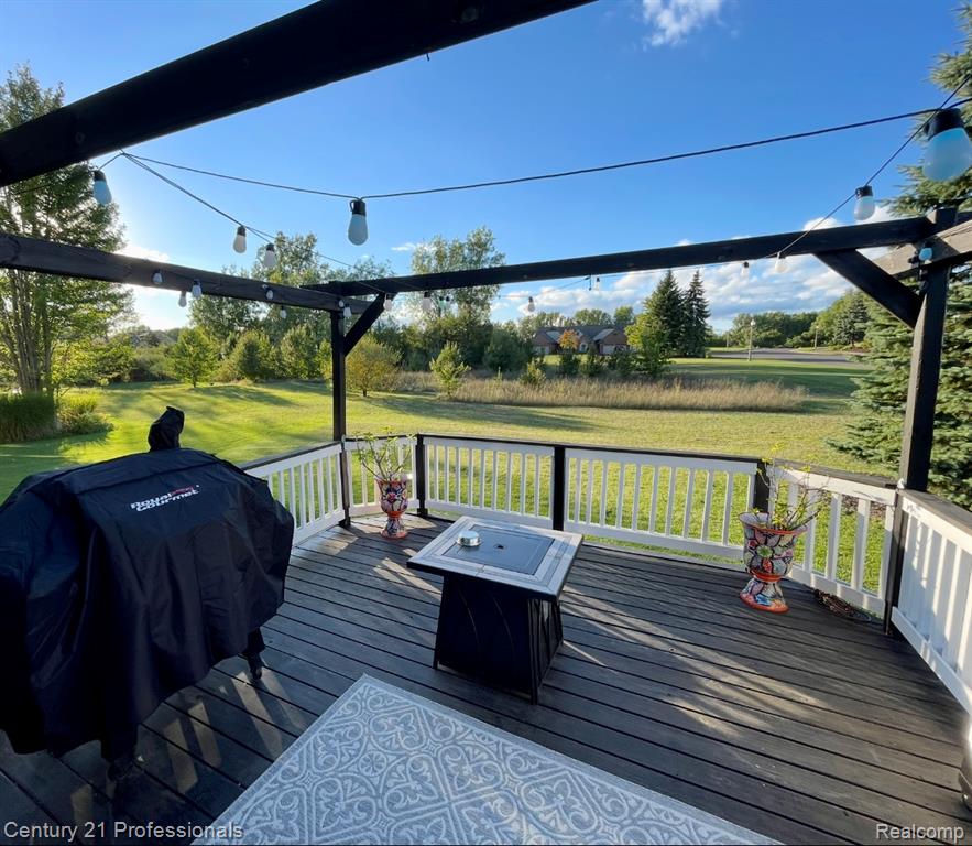 778 W Peninsula Court, Oxford, MI, 48371