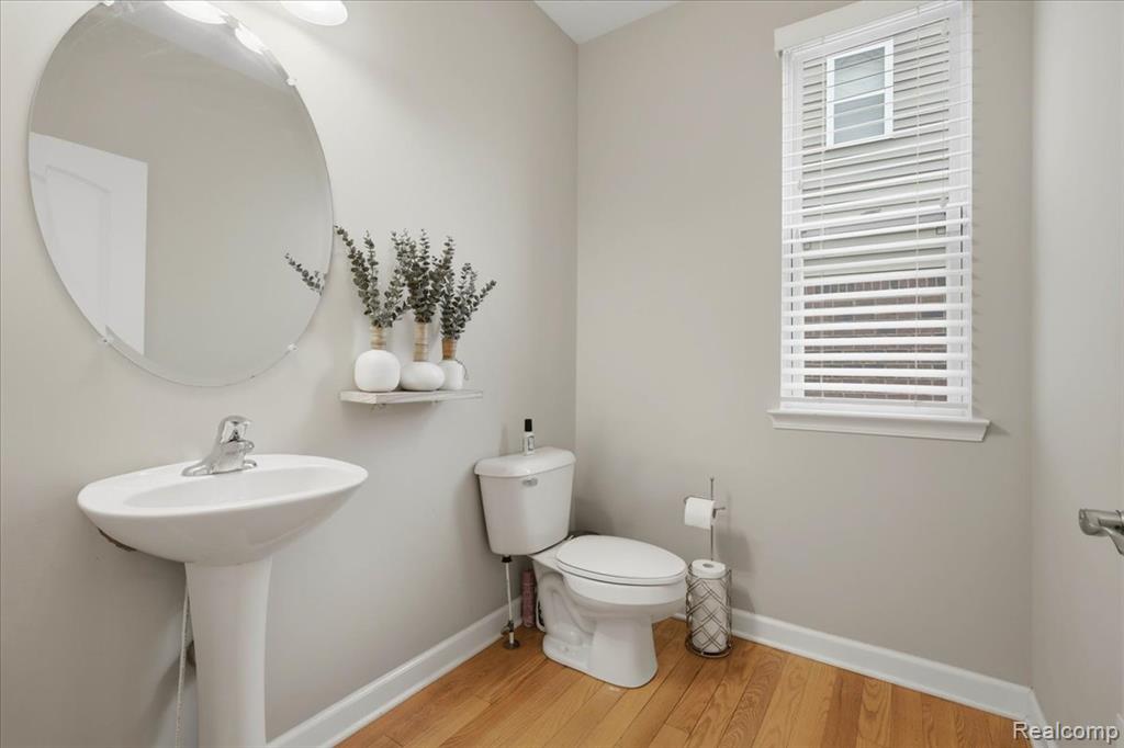 1114 Wales Drive, Lake Orion, MI — Photo 16