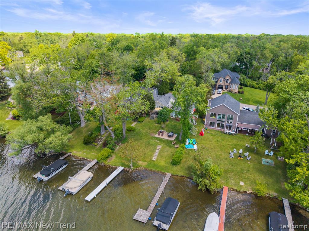 4044 Fieldview Avenue, West Bloomfield, MI 48324 — Photo 42