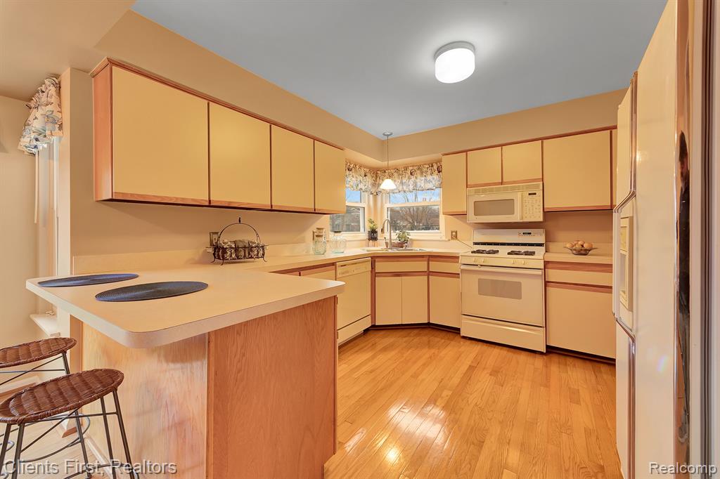 46657 GUNNERY Drive, Canton, MI 48187 — Photo 12