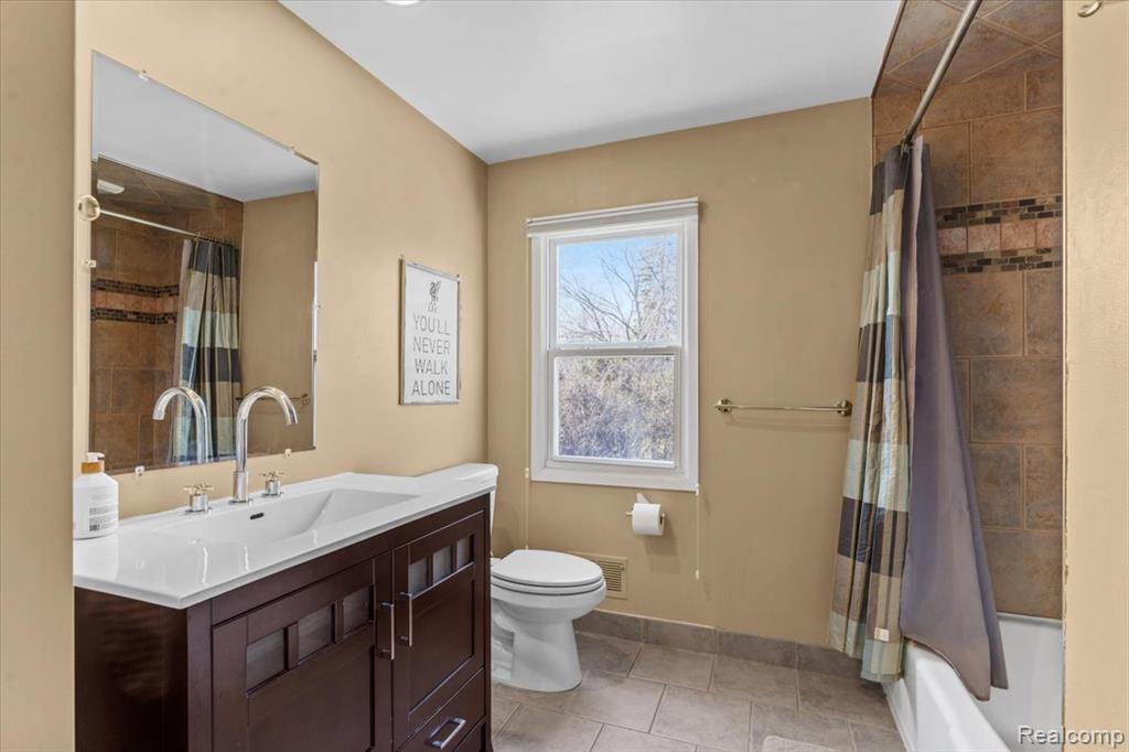 31065 Old Stage Road, Beverly Hills, MI 48025 — Photo 37