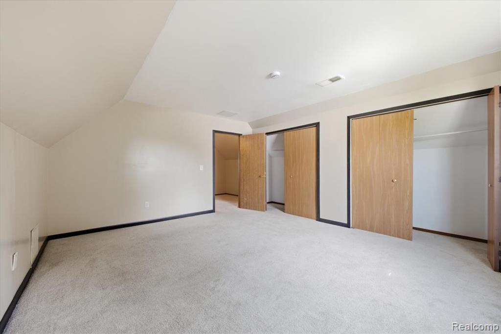 879 Barren Oaks Drive, Pontiac, MI 48341 — Photo 24