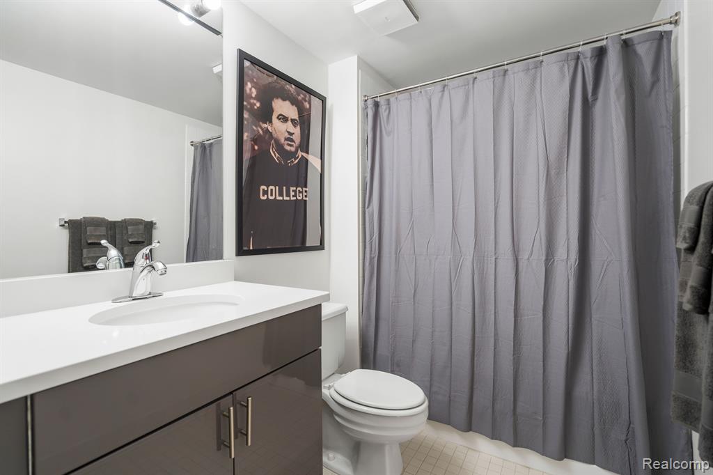 3320 SPINNAKER Lane, 4A, Detroit, MI 48207 — Photo 12