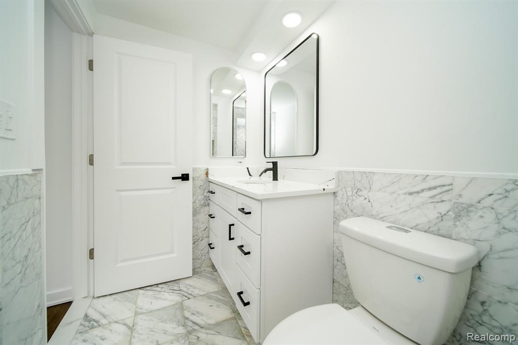7359 SAINT AUBURN Drive, Bloomfield Hills, MI 48301 — Photo 81