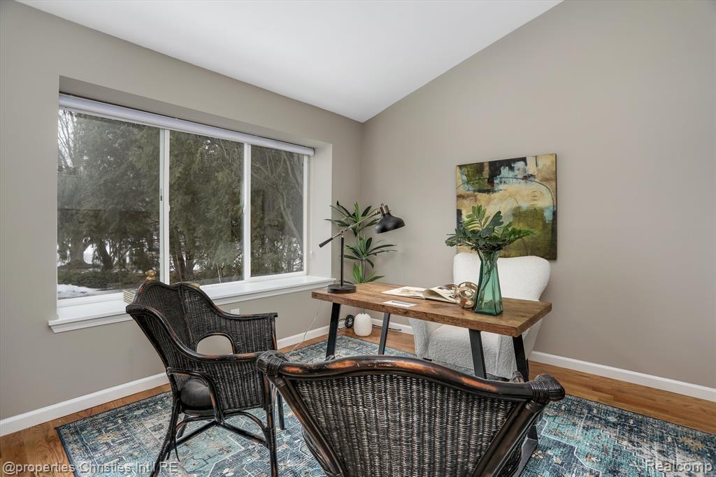 5896 NANEVA Court, West Bloomfield, MI — Photo 22
