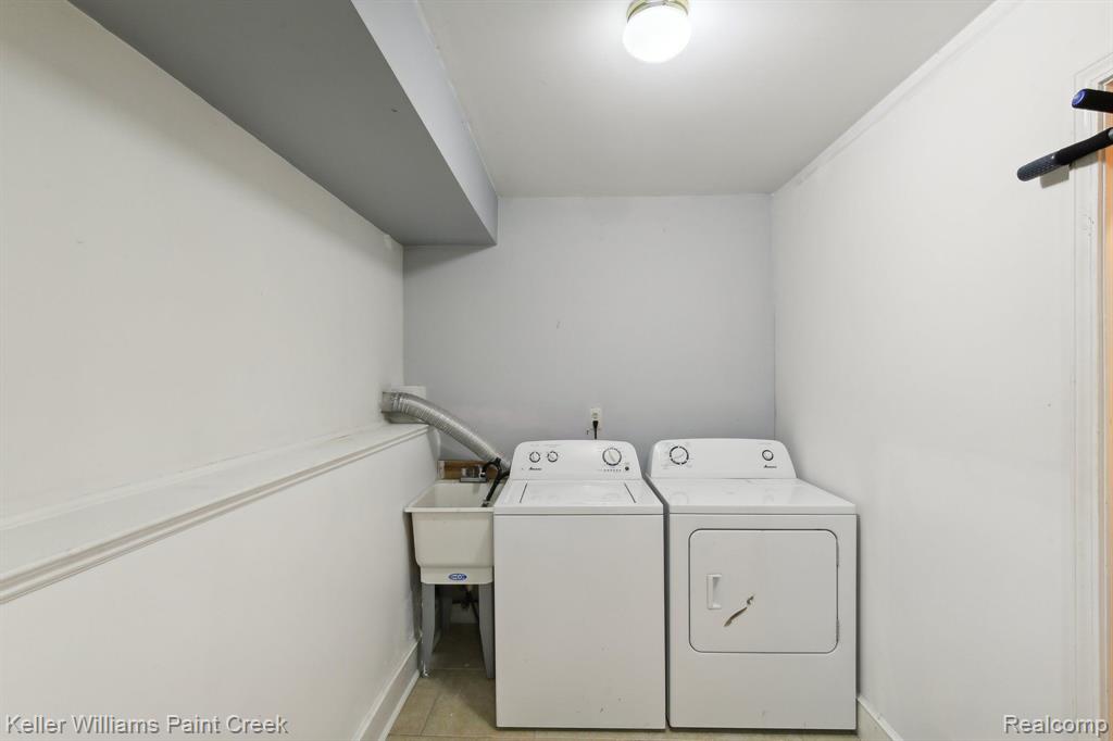42378 LOCHMOOR Street, Clinton Twp, MI 48038 — Photo 23