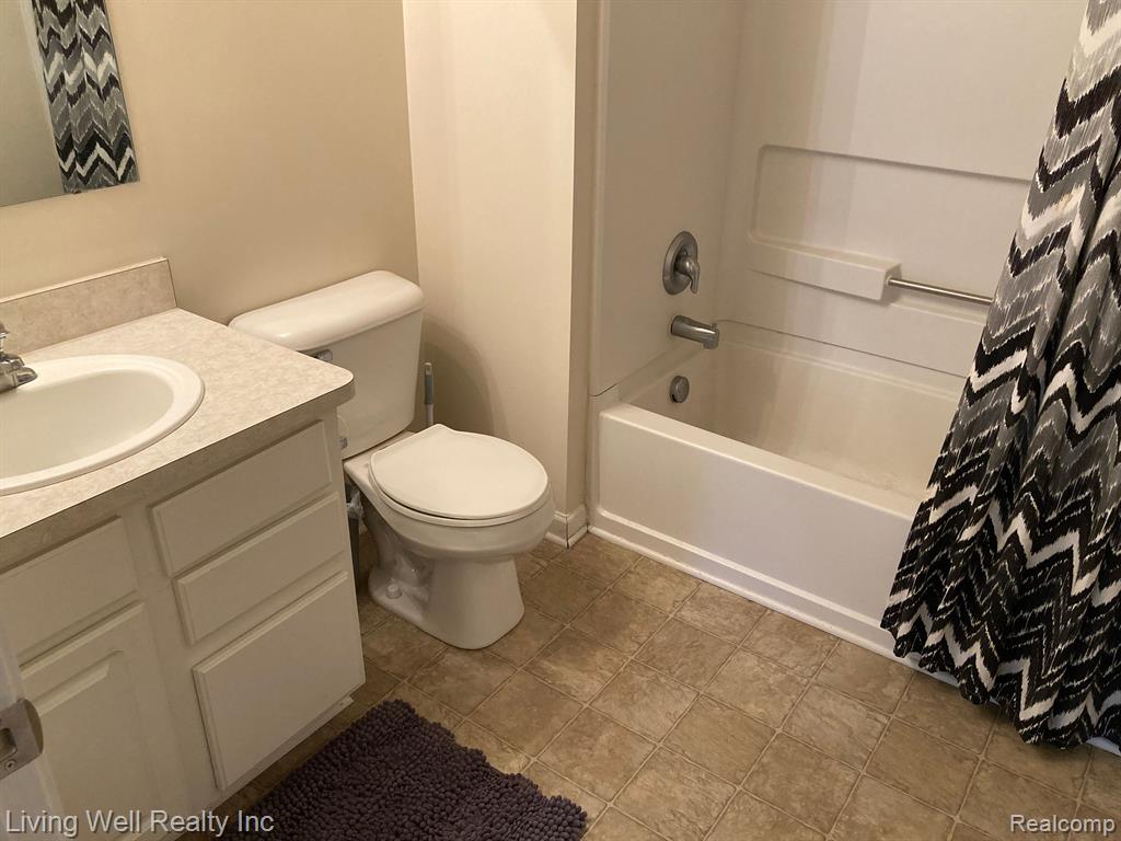 733 ABBINGTON, Howell, MI 48843 — Photo 15
