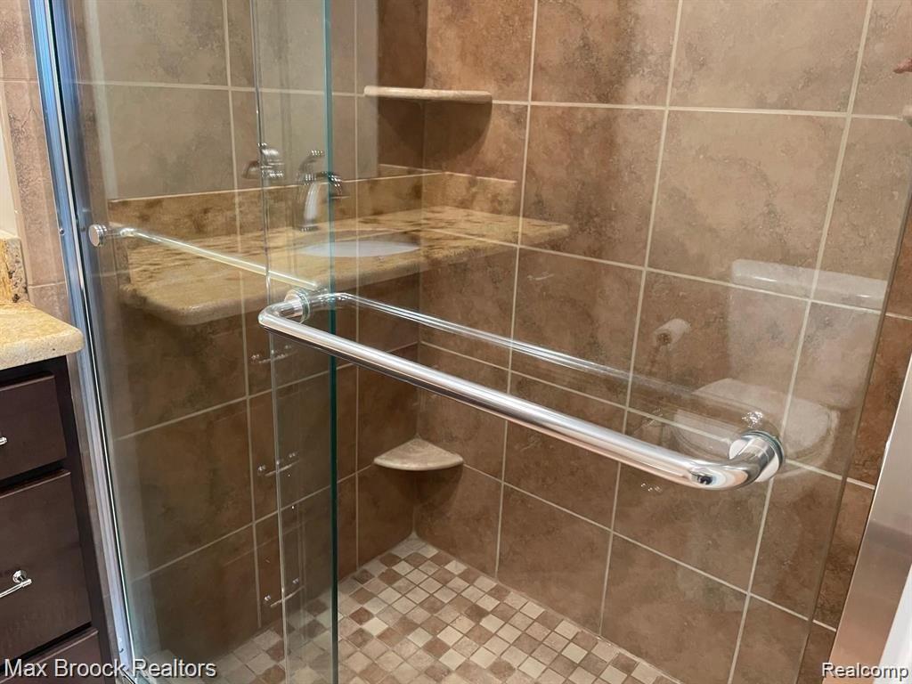 4585 Laurel Club Circle, West Bloomfield, MI 48323 — Photo 14