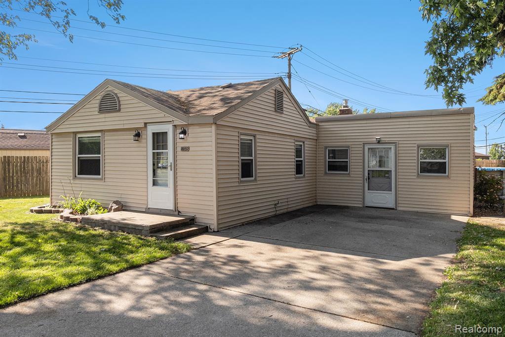 17325 Doris, Fraser, MI 48026 — Photo 4