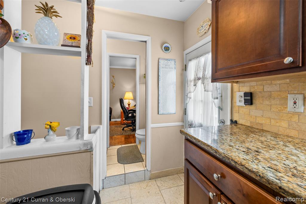8423 Norborne Avenue, Dearborn Heights, MI 48127 — Photo 14