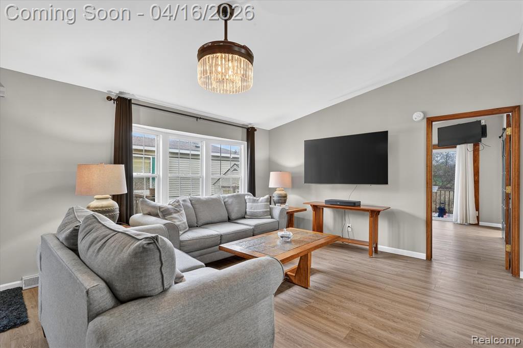 11542 Clearwater Dr, Fenton, MI 48430 — Photo 8
