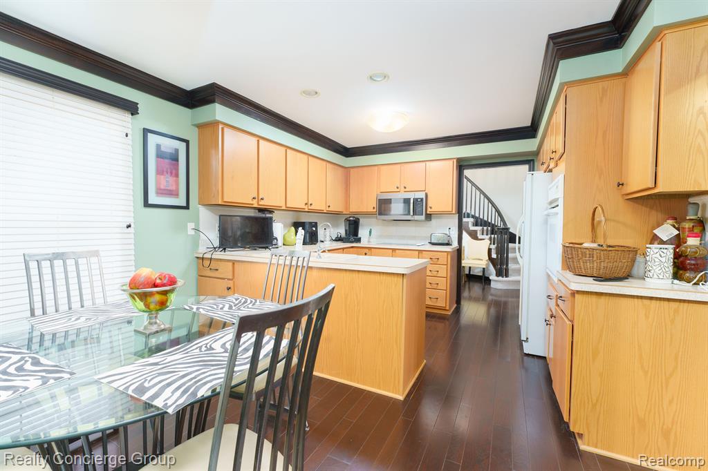 4526 GOLF VIEW Drive, Brighton, MI 48116 — Photo 16