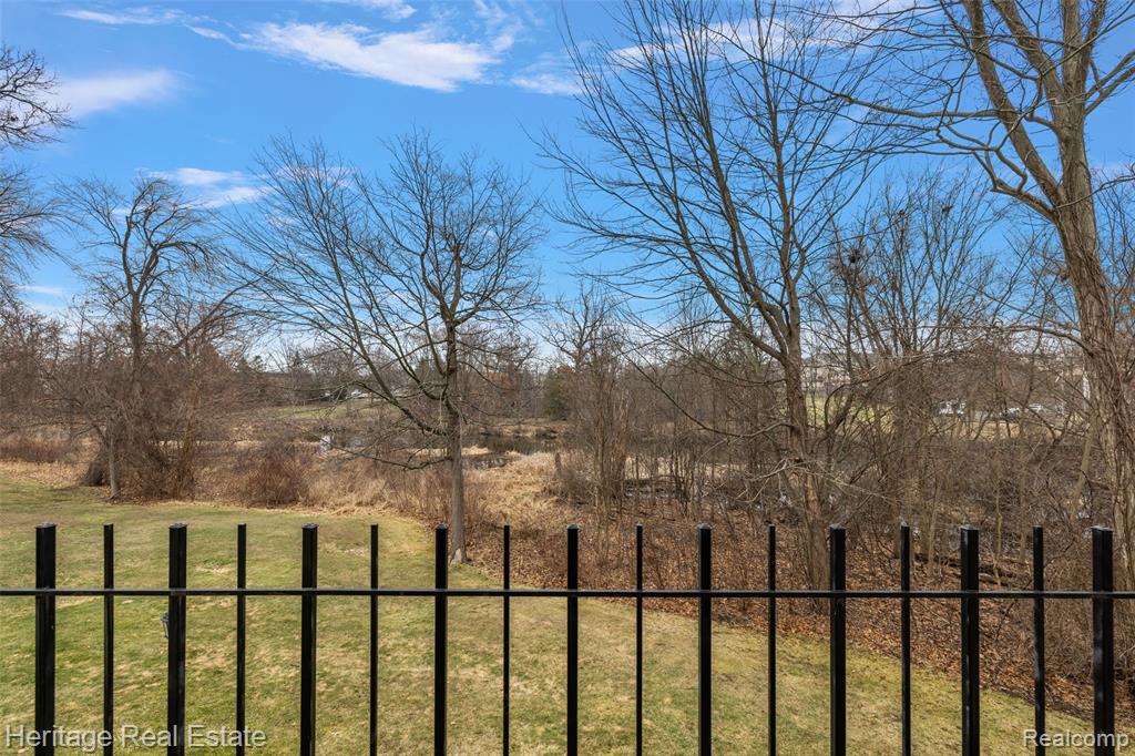 5299 Highland Road, 202, Waterford, MI 48327 — Photo 23