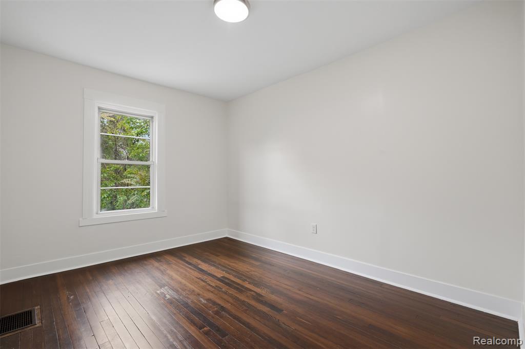 2501 Seyburn Street, Detroit, MI 48214 — Photo 8