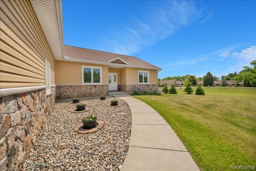 4266 McCandlish Road, Grand Blanc, MI 48439 — Photo 8