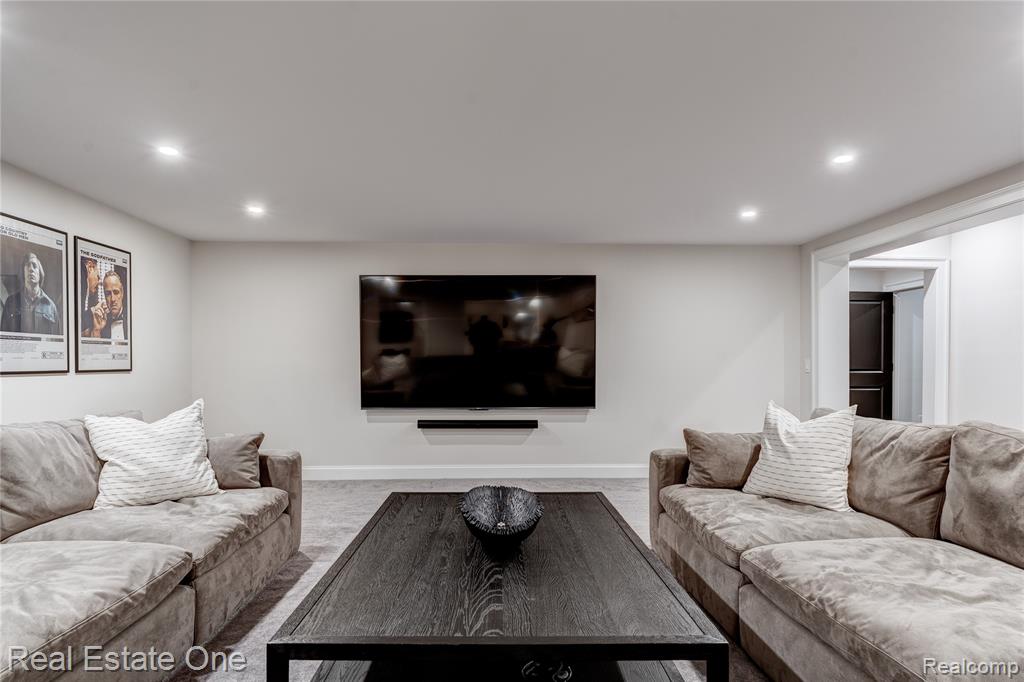 3370 Bloomcrest Drive, Bloomfield Hills, MI, 48304