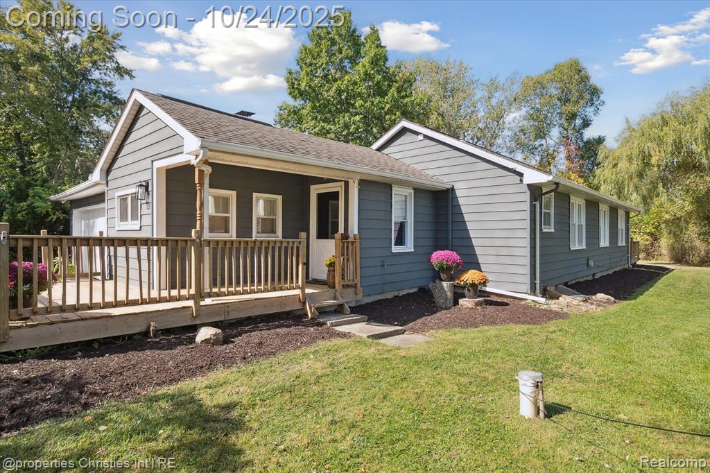 4066 Green Lake Road, West Bloomfield, MI 48324 — Photo 2