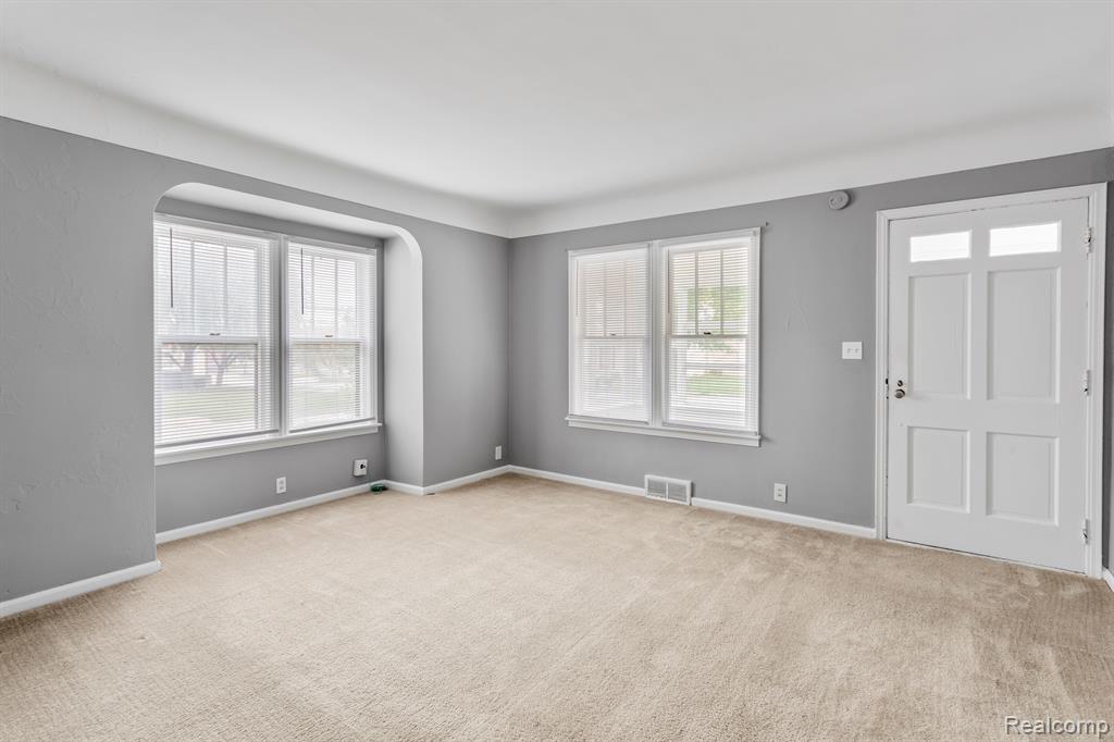 46 SMITH Court, Lake Orion, MI 48362 — Photo 11