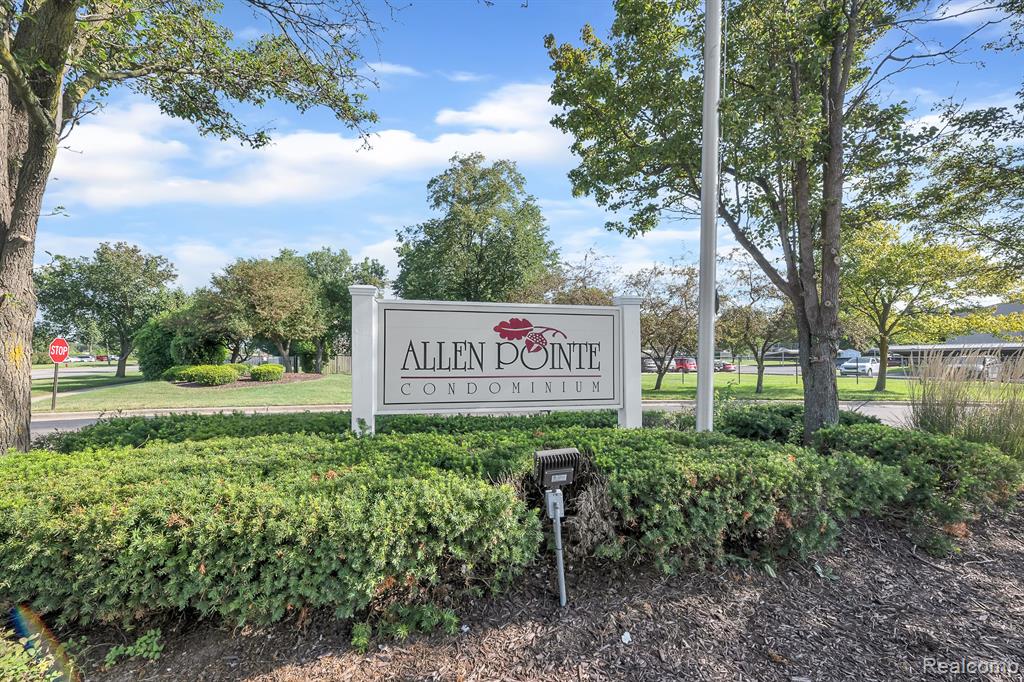 9921 ALLEN POINTE Drive, Allen Park, MI 48101 — Photo 2
