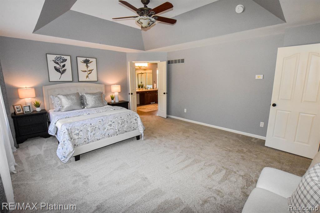 9037 RIDGEFIELD Drive, Brighton, MI 48114 — Photo 35