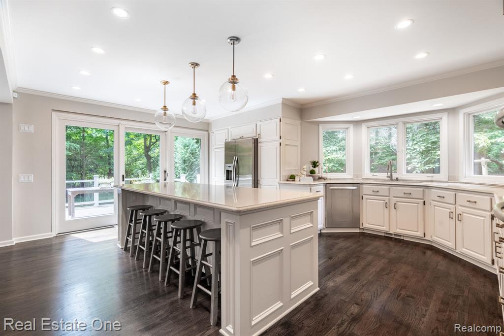 4794 RIVERS EDGE Drive, Troy, MI 48098 — Photo 12