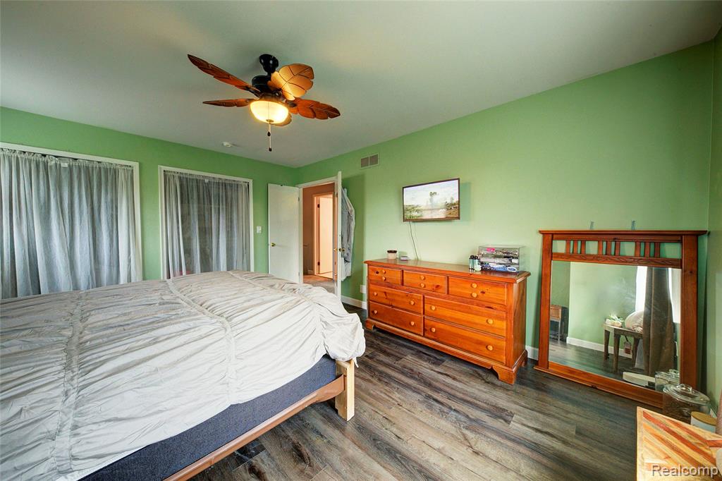 41674 BEDFORD Drive, Canton, MI 48187 — Photo 21