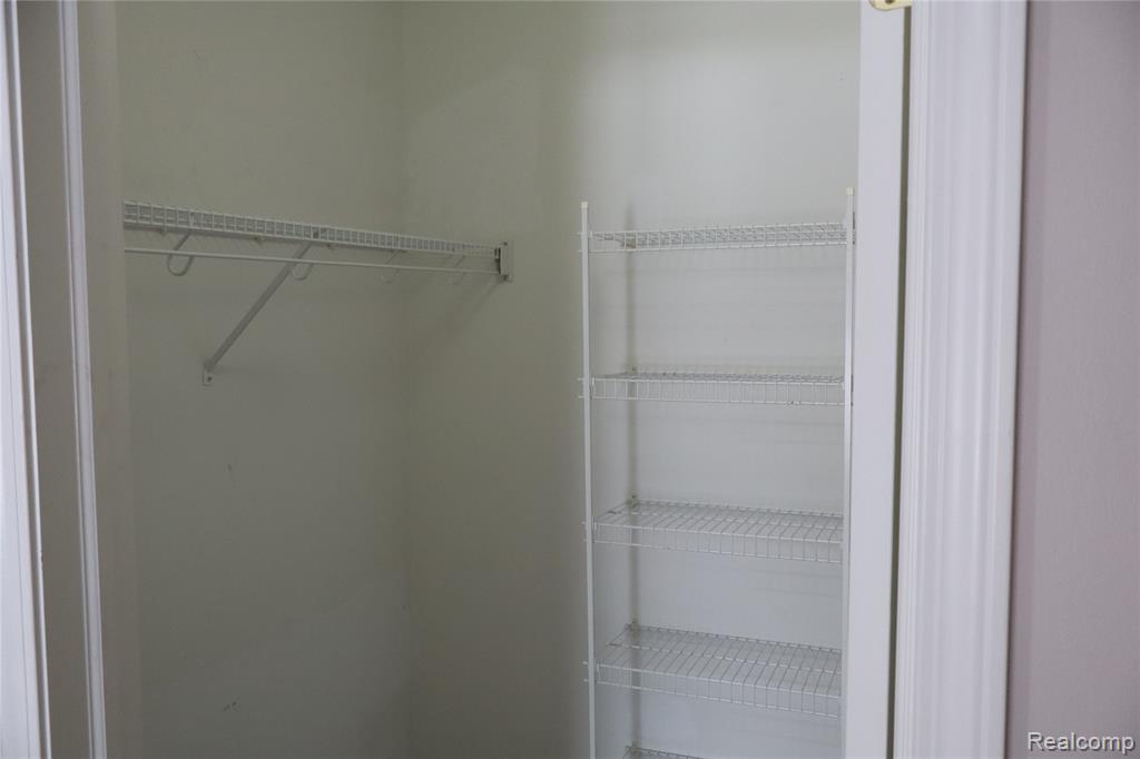 5212 Pine Aires Drive, Sterling Heights, MI 48314 — Photo 19