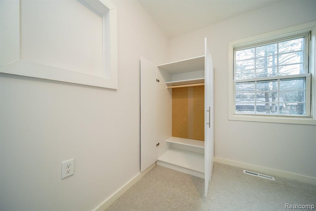 935 MCCLELLAN Street, Lake Orion, MI 48362 — Photo 39