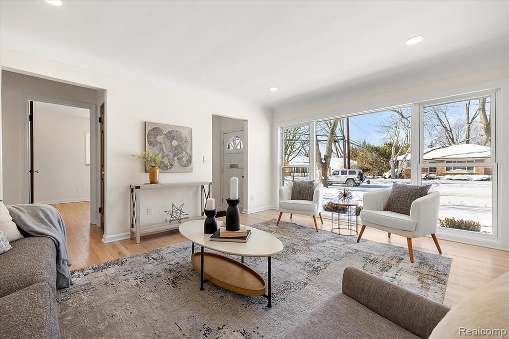 31060 E Rutland Street, Beverly Hills, MI 48025 — Photo 7